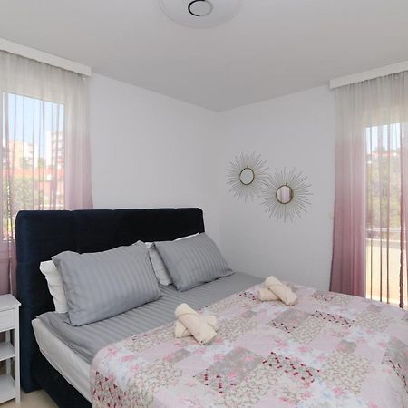 Apartamento Apartman Iskra Rijeka Exterior foto