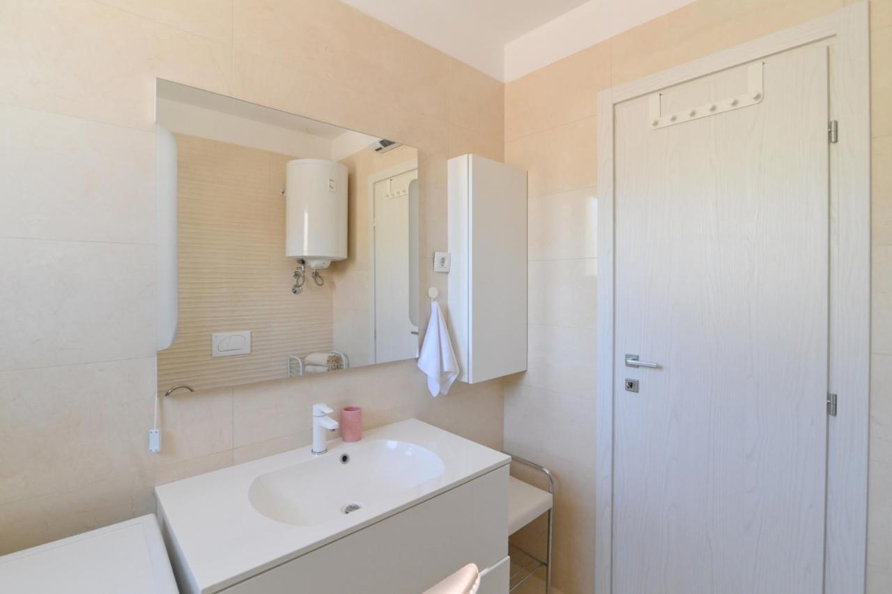 Apartamento Apartman Iskra Rijeka Exterior foto