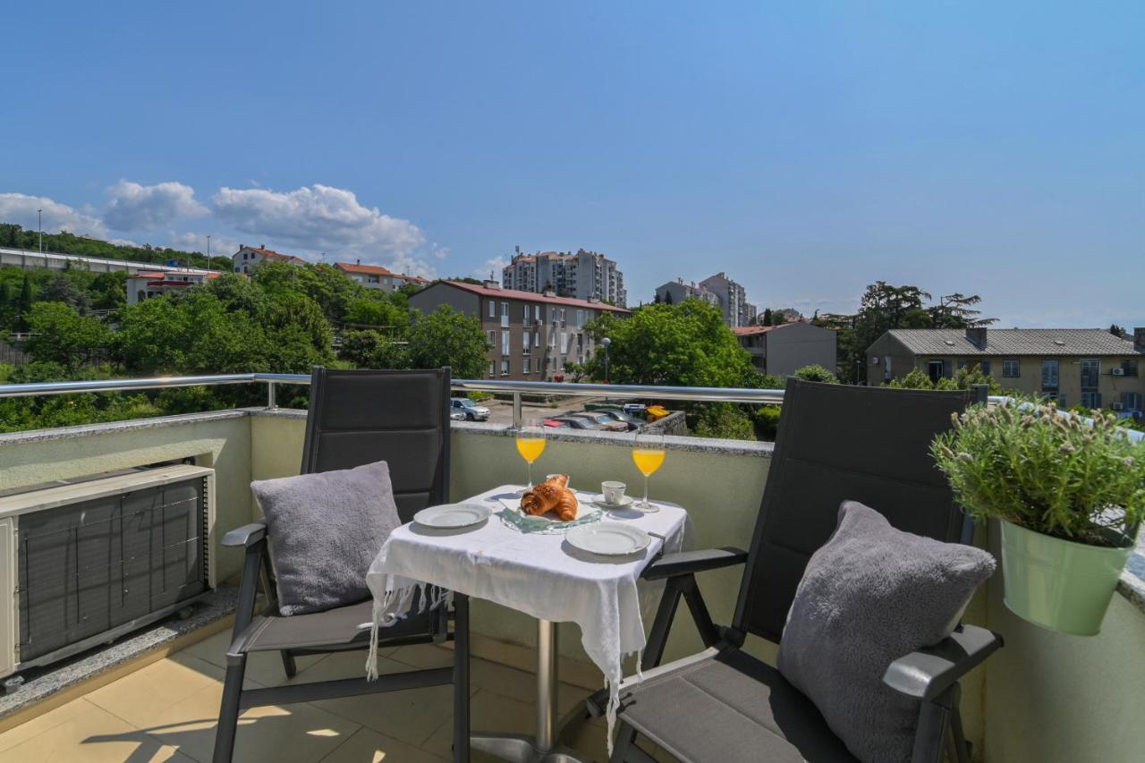 Apartamento Apartman Iskra Rijeka Exterior foto