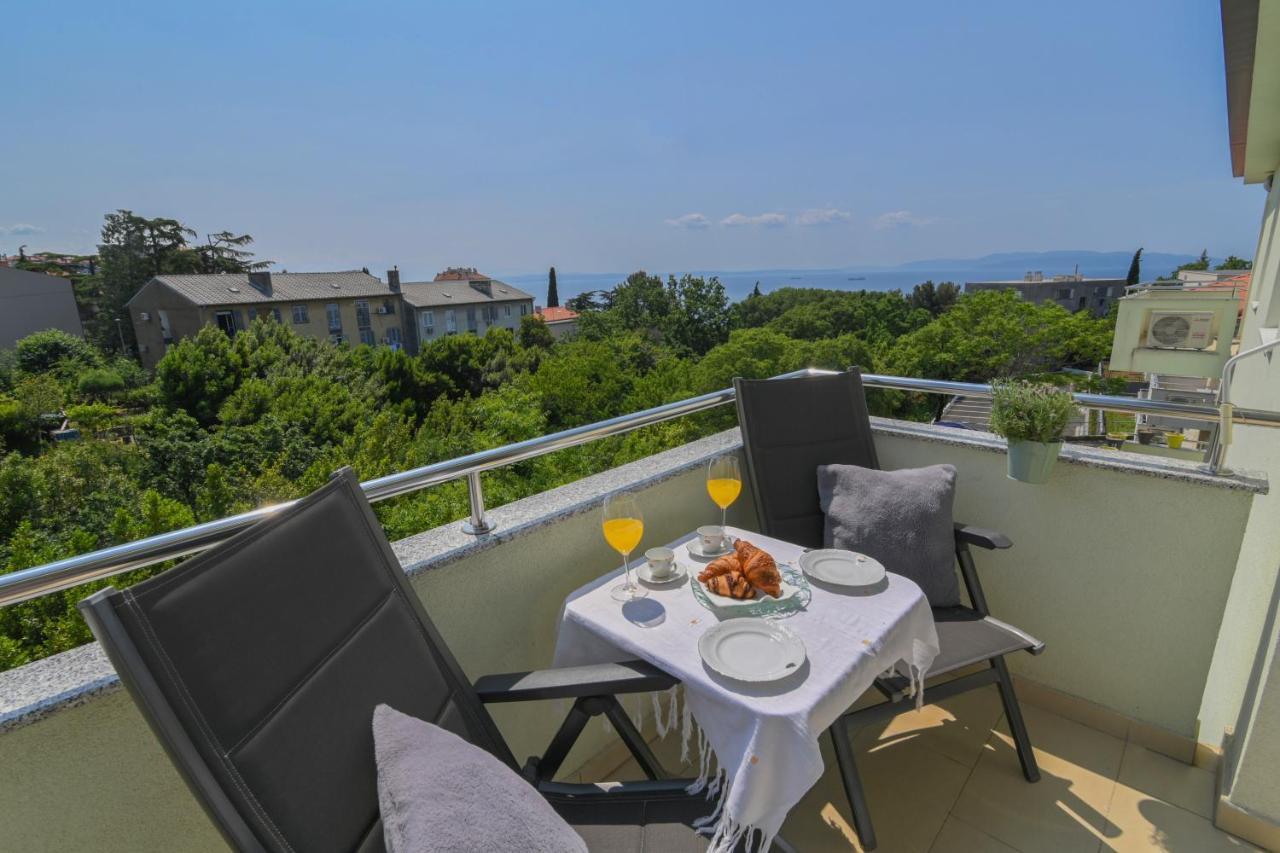 Apartamento Apartman Iskra Rijeka Exterior foto