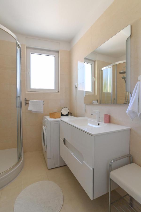 Apartamento Apartman Iskra Rijeka Exterior foto