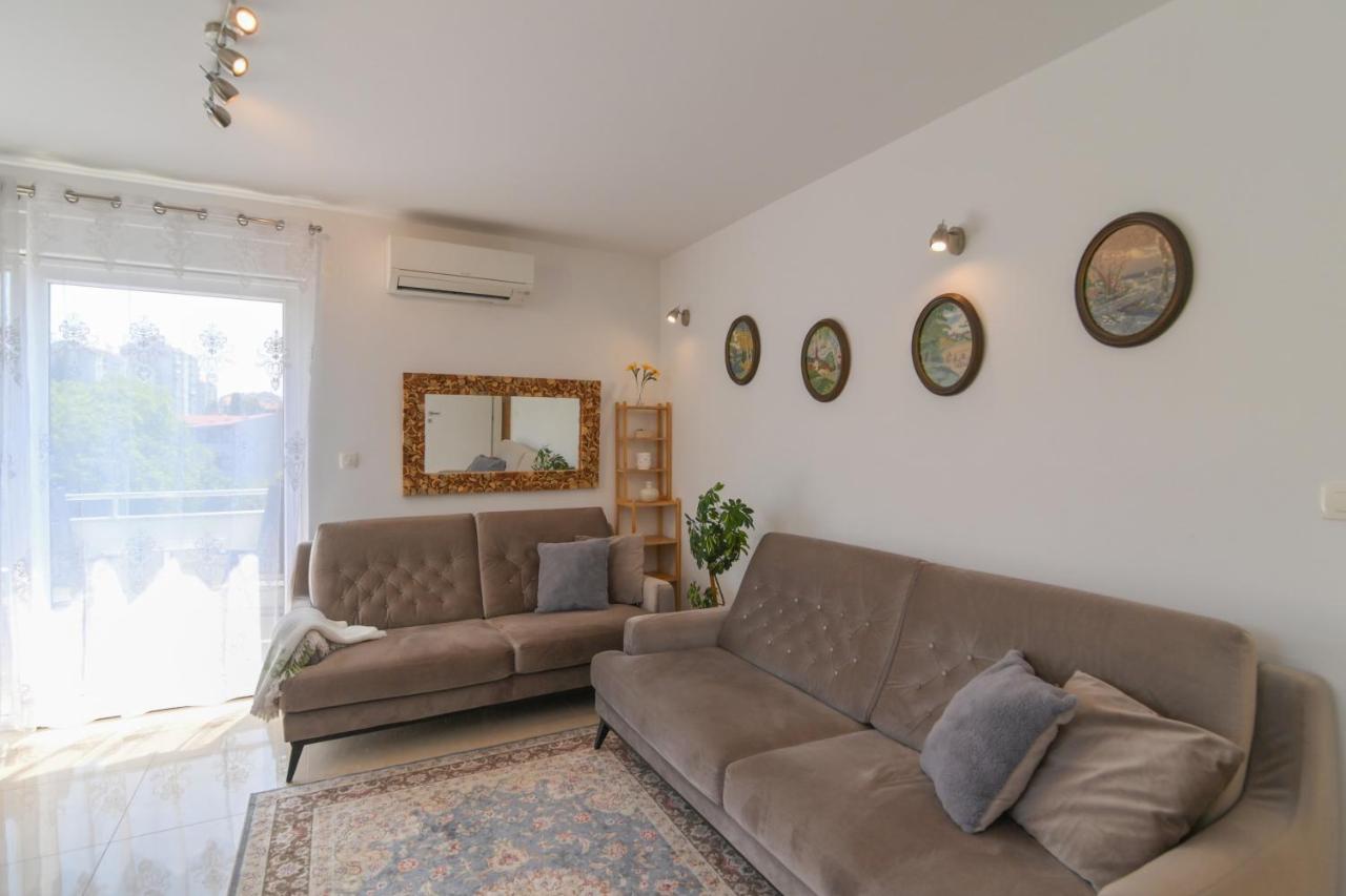 Apartamento Apartman Iskra Rijeka Exterior foto